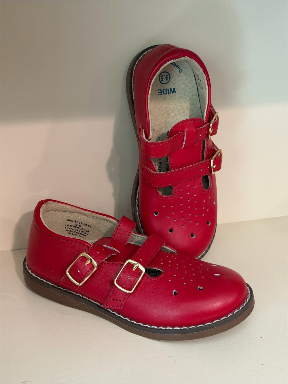 Footmates 9.5 Wide kids Red Leather Mary Jane Shoes with gold Double Buckles